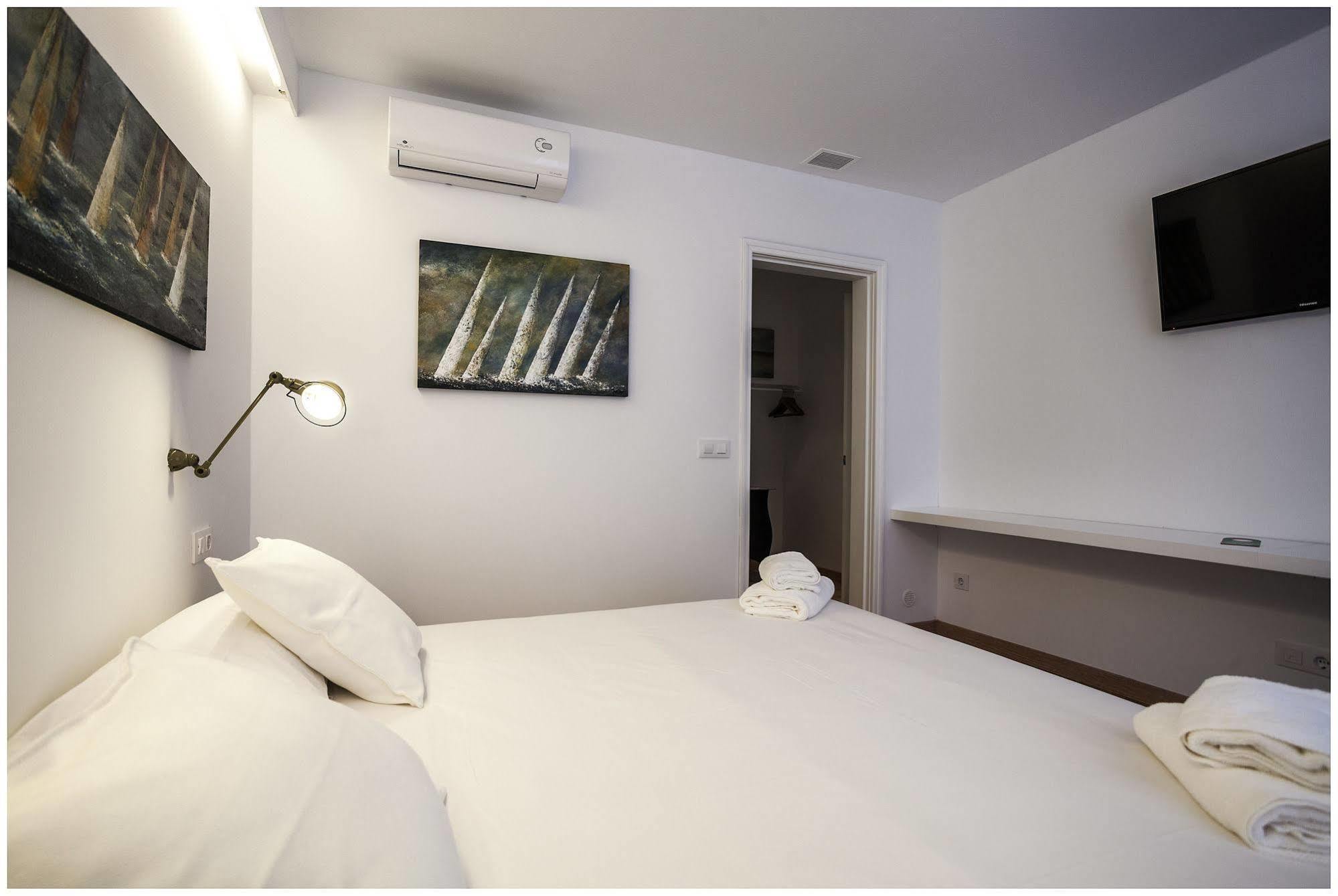 Cheap & Chic Hotel 시우타데야 외부 사진
